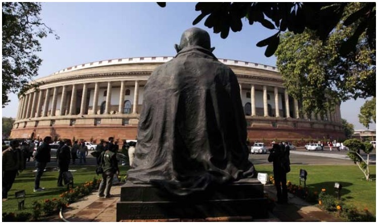 Farm Law: बिना चर्चा के संसद में पारित हुआ कृषि कानून वापसी का बिल