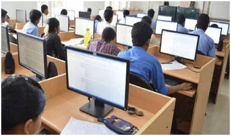 सोशल मीडिया पर धार्मिक भावनाएं आहत करने वाले पोस्ट पर बवाल, सड़क पर हंगामा करने उतरे सैकड़ों लोग