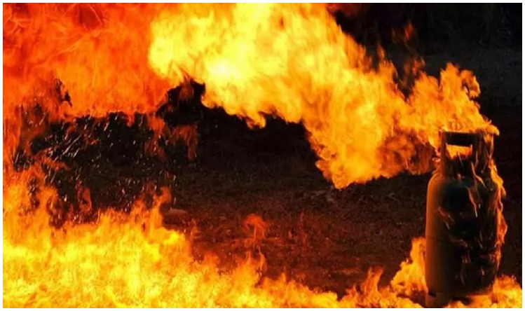 Bihar: बिहार के बांका में सिलेंडर फटने से एक ही परिवार के 5 बच्चों की मौत
