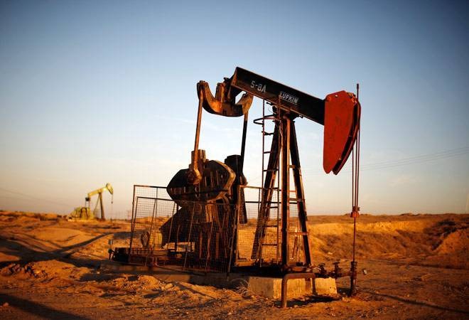 Fuel Price Hiked Man Bought Horse : पेट्रोल के दाम देख आदमी भूला गाड़ी से यारी, अब करता है घोड़े की सवारी