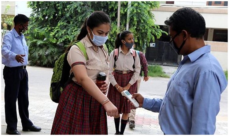 Coronavirus Update: देश में कोरोना की तीसरी लहर, इन राज्यों में सबसे ज्यादा केस