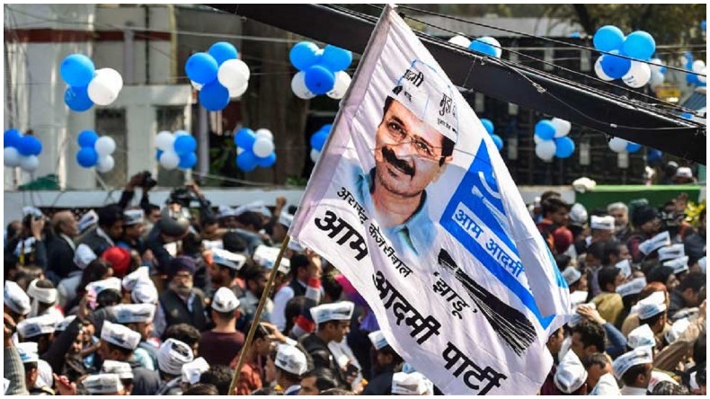 पाकिस्तान संकट : चुनाव आयोग से पाकिस्तानी राष्ट्रपति आरिफ अल्वी – ‘आम चुनाव की तारीखों का ऐलान किया जाए’