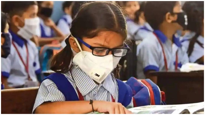 Mumbai Schools Closed: मुंबई में 31 जनवरी तक स्कूल बंद, 15 साल से ऊपर के छात्रों के लिए वैक्सीनेशन जरूरी