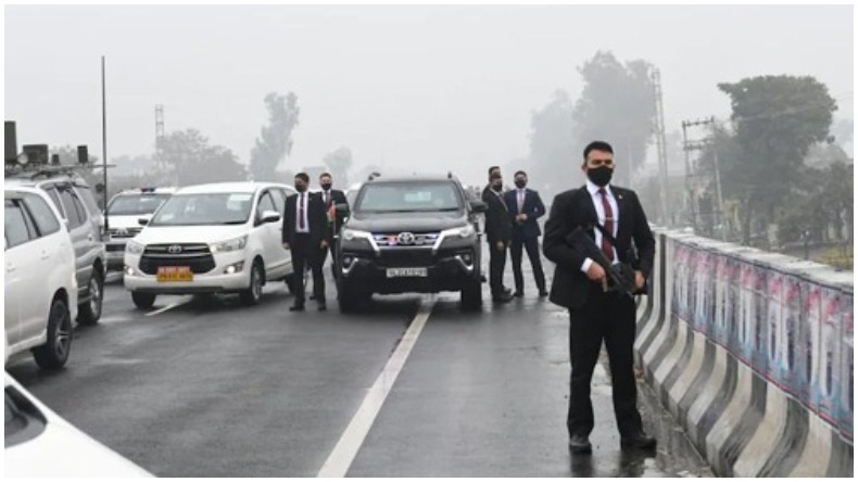 PM Security Breach: रांची में प्रधानमंत्री मोदी की सुरक्षा में चूक, अचानक पीएम की कार के सामने आई महिला