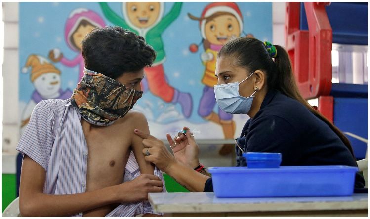 Children’s vaccination: पहले दिन 42 लाख किशोरों को लगी वैक्सीन, पीएम मोदी ने जताई खुशी