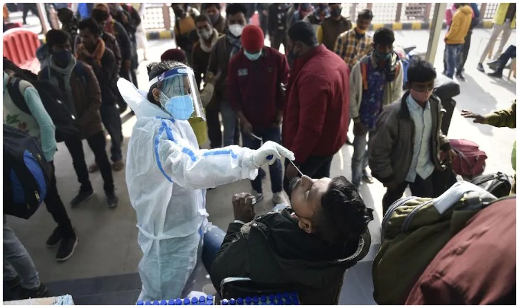 Covid cases in Mumbai: मुंबई-दिल्ली में फूटा कोरोना बम, बीते 24 घंटे में 25000 केस, 11 लोगों की मौत