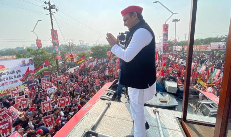 Uttar Pradesh election : अखिलेश की लखनऊ में विजय यात्रा, पूछा, विकास कहां हैं?