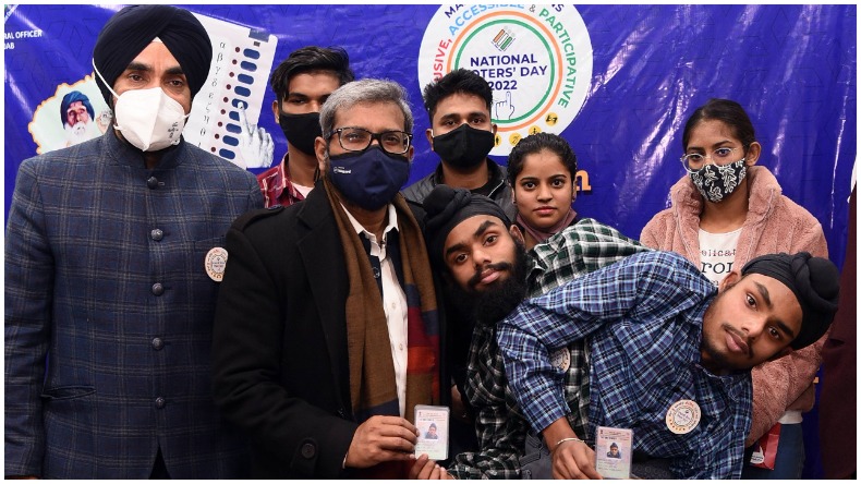 भगवंत मान पर सिद्धू का हमला, कहा- रबर की गुड़िया बने बैठे हैं पंजाब के सीएम