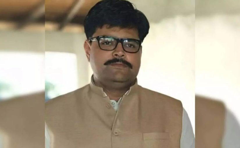 अयोध्या पहुंचे CM योगी, रामलला मंदिर में की पूजा, माध्यमिक विद्यालय का किया निरीक्षण