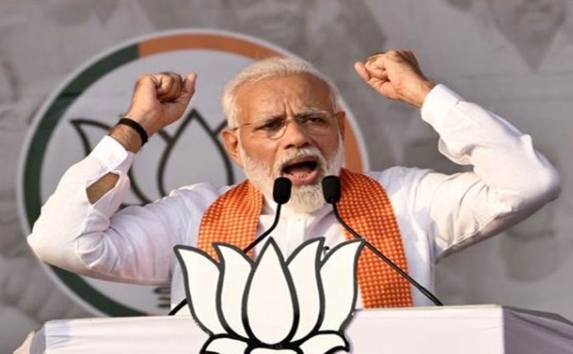गांधीनगर: पीएम मोदी, मां से मुलाकात करने पहुंचे