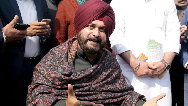 एक्ट्रेस कंगना रनौत की बढ़ सकती हैं मुश्किलें, मुंबई कोर्ट ने दिया आखिरी मौका, जावेद अख्तर से जुड़ा है मामला
