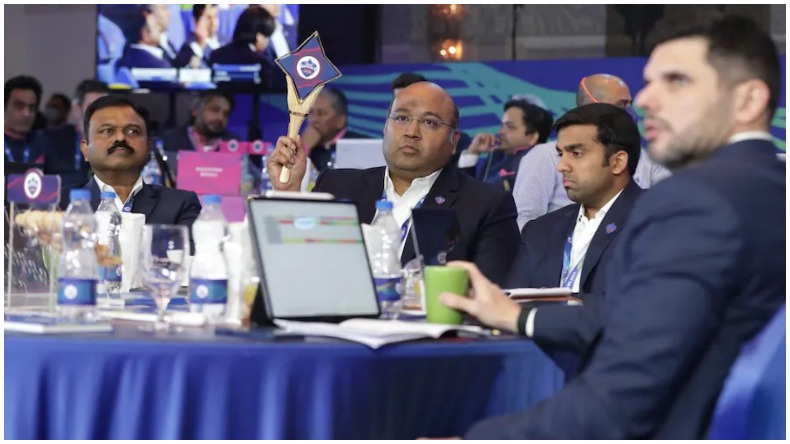 IPL 2023 Auction: जम्मू के इस प्लेयर ने आईपीएल में रचा इतिहास, आधार मूल्य से 13 गुना ज्यादा कीमत पर बिके