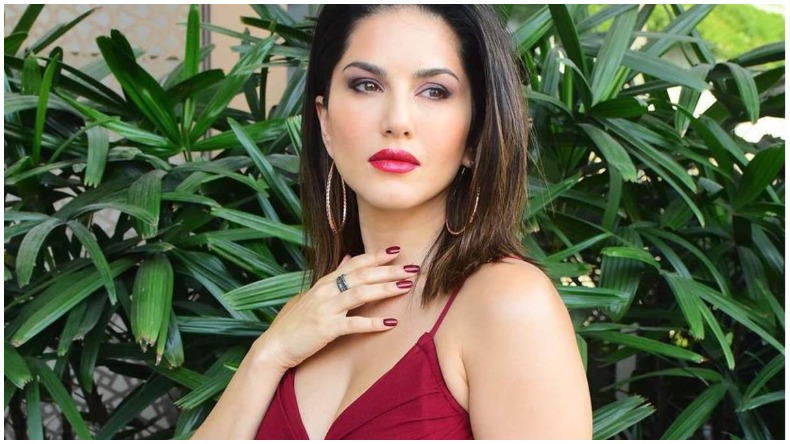 Sunny Leone से भी सिज़लिंग है उनकी Cars, देखकर छूट जाएगा पसीना!