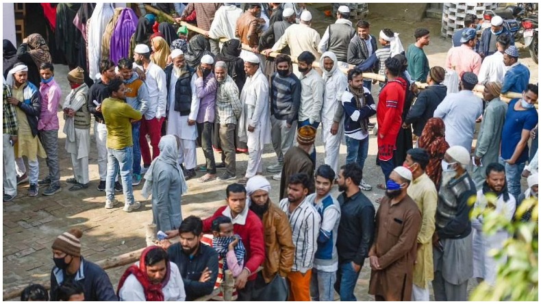 UP Elections phase 4 Voting: उत्तर प्रदेश में 3 बजे तक 49.89% मतदान