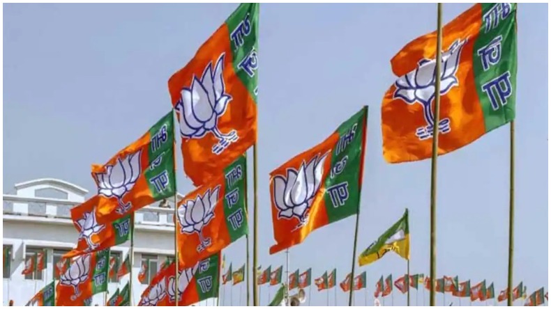 Assembly Elections 2022: नतीजों से पहले कांग्रेस को अपने एग्जिट का डर, विधायकों को किया जा रहा होटलों में शिफ्ट