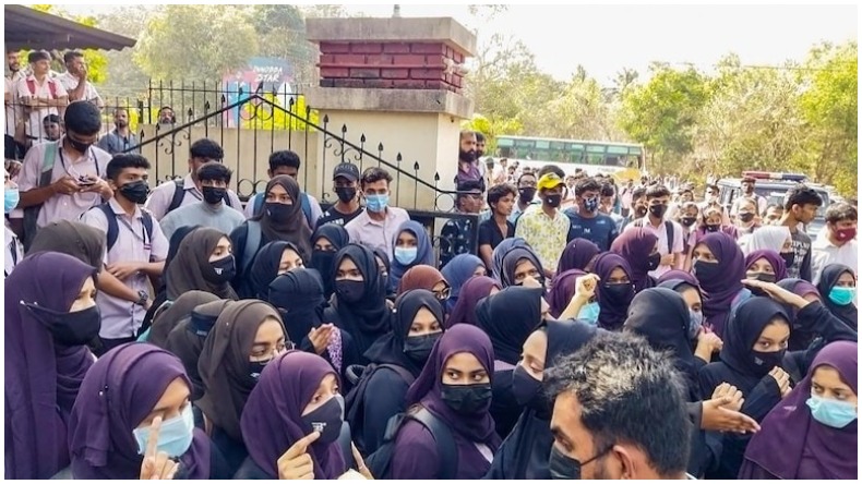 Hijab Ban in Delhi: दिल्ली पहुंचा हिजाब विवाद, साउथ दिल्ली के स्कूलों में धार्मिक पहनावे पर रोक