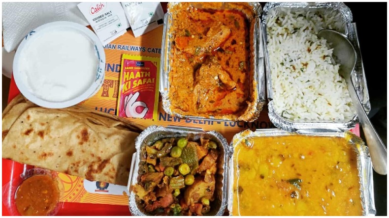 Indian Railways New Rule: रेल के सफर के दौरान चोरी हुआ आपका सामान तो मिलेगा मुआवजा, जानिए क्या है इनका नियम