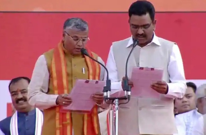 Yogi Cabinet 2.0: IPS की नौकरी छोड़ चुनाव लड़ने वाले असीम अरुण बने मंत्री