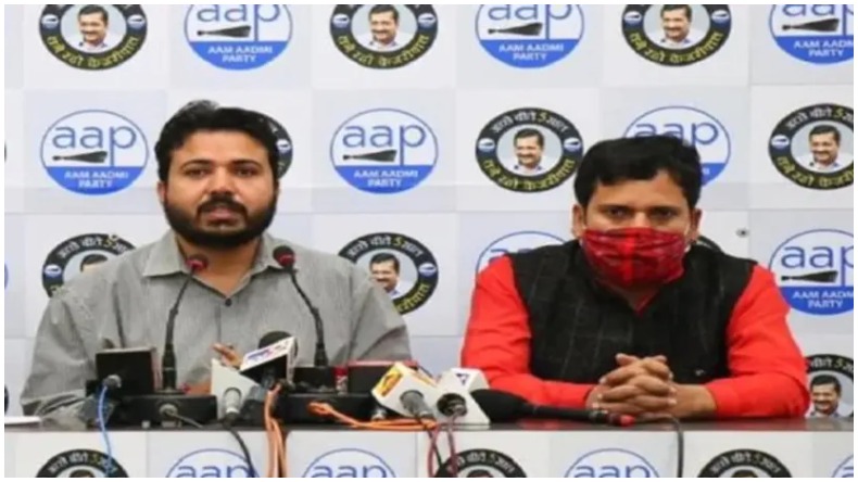 दिल्ली में विज्ञापन खर्चे पर बवाल, जानिए पॉलिटिकल एड के नियम