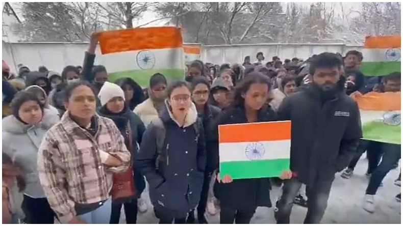 Indians In Ukraine : 8 महीने की प्रेग्नेंट पत्नी यूक्रेन से नहीं जा सकती भारत तो मैं भी नहीं लौटूंगा- यूक्रेन में भारतीय