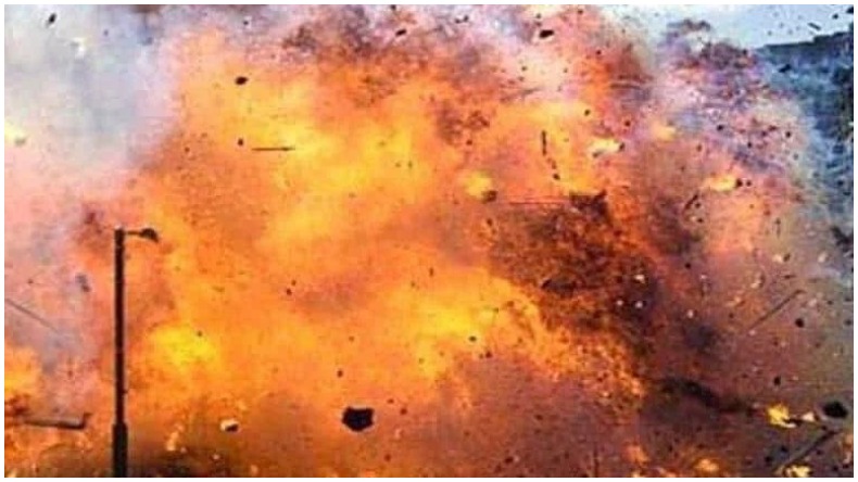 पाकिस्तान के पेशावर में बड़ी सड़क दुर्घटना, खाई में बस गिरने से 30 लोगों की मौत