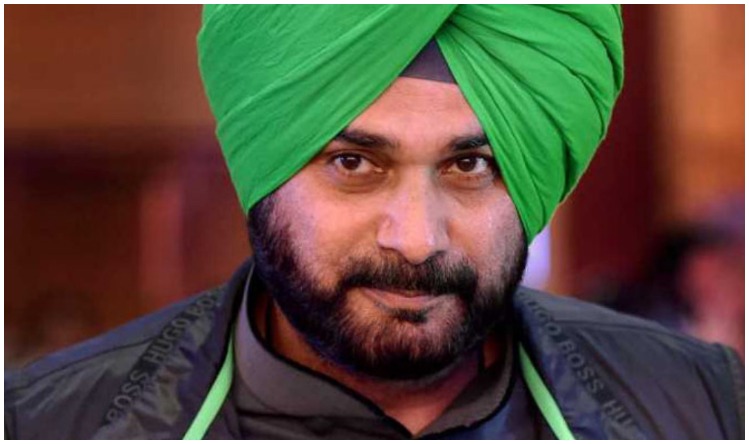 Punjab Politics : पंजाब कांग्रेस में दो फाड़, नवजोत सिद्धू बोले- बिके हुए लोग…