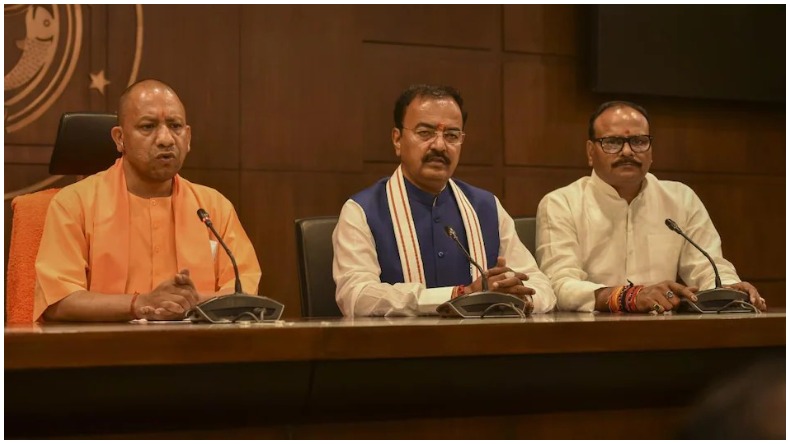 केशव प्रसाद पर भड़के अखिलेश, बाप तक पहुंची बात