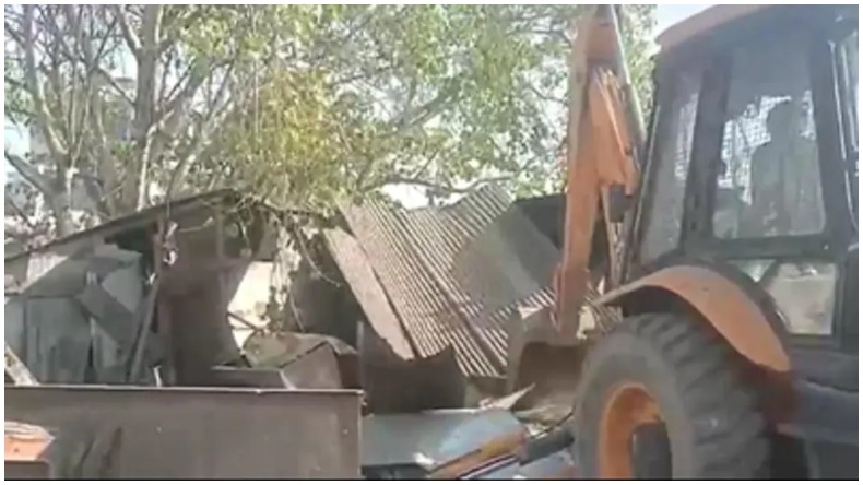 सीतापुर जेल में  शिवपाल ने की आजम खान से मुलाकात, ये है प्लॉन