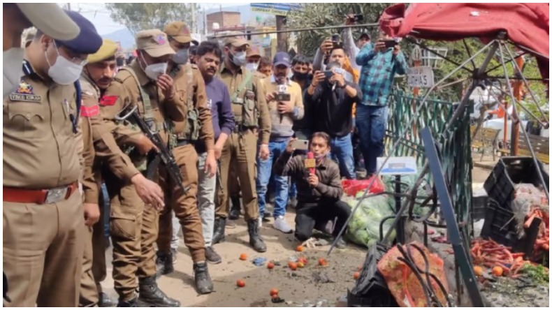 जम्मू-कश्मीर के भद्रवाह में वासुकी नाग मंदिर में हुई तोड़फोड़, हिंदू संगठन सड़कों पर उतरे