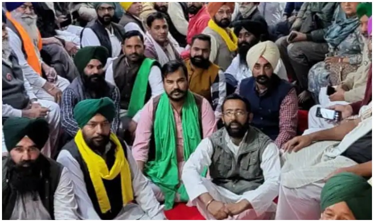 UP MLC Elections: यूपी विधान परिषद की पांच सीटों पर वोटिंग जारी, दो फरवरी को आएंगे  रिजल्ट