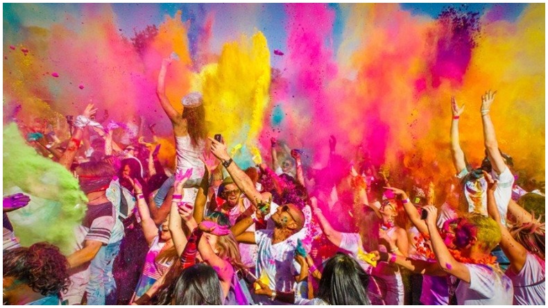 Holi 2024: होली पर लगेगा साल का पहला चंद्र ग्रहण, जानें त्योहार पर क्या पड़ेगा असर?