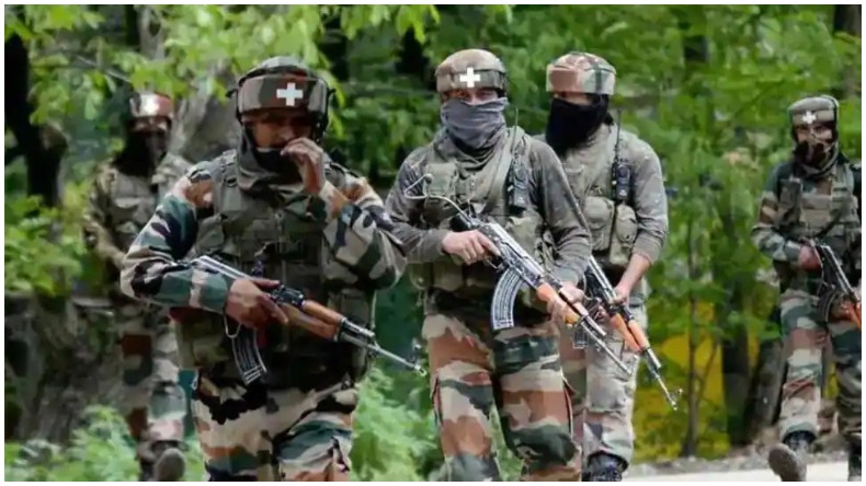 Jammu-Kashmir: डोडा में सुरक्षाबलों के जाल में फंसे आतंकवादी, मुठभेड़ जारी