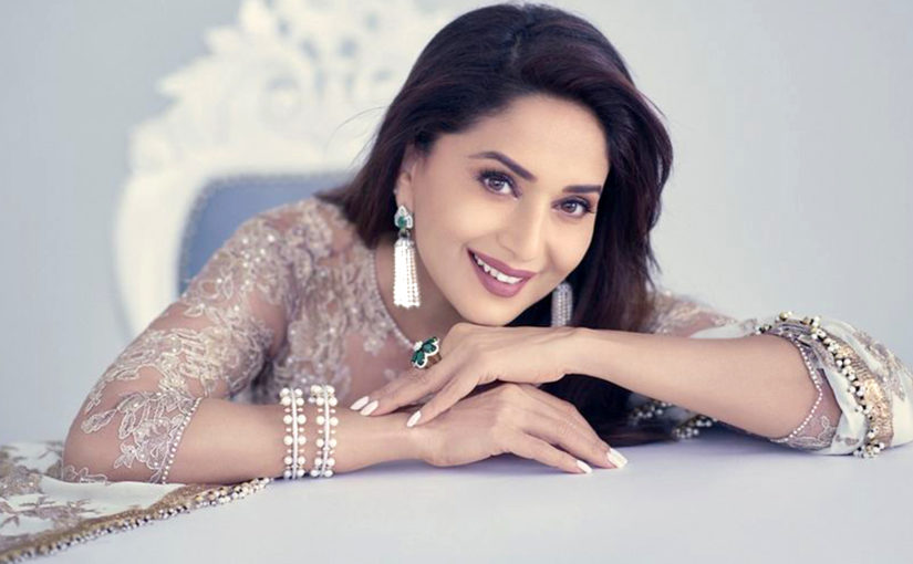 Madhuri Dixit: माधुरी दीक्षित के गाने पर लड़की ने किया कमाल का डांस, देखकर करण जौहर हुए हैरान