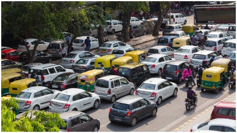 अवैध खड़ी गाड़ी की फोटो भेजने पर 500 रूपये इनाम, मालिक पर लगेगा जुर्माना