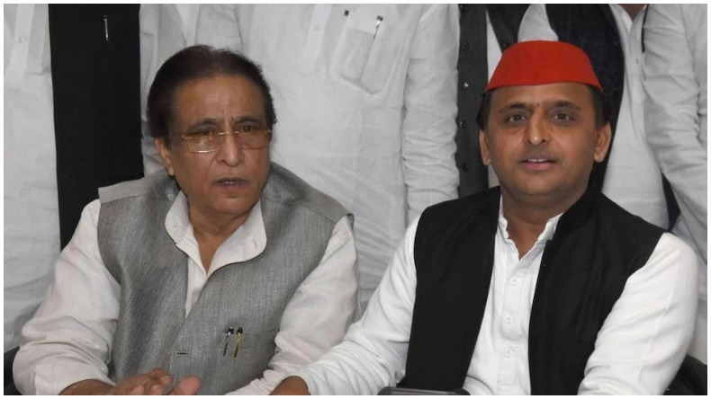 उत्तर प्रदेश: ऐशबाग के रोजा कार्यक्रम में शामिल हुए अखिलेश यादव, फिरंगी महली संग किया इफ्तार