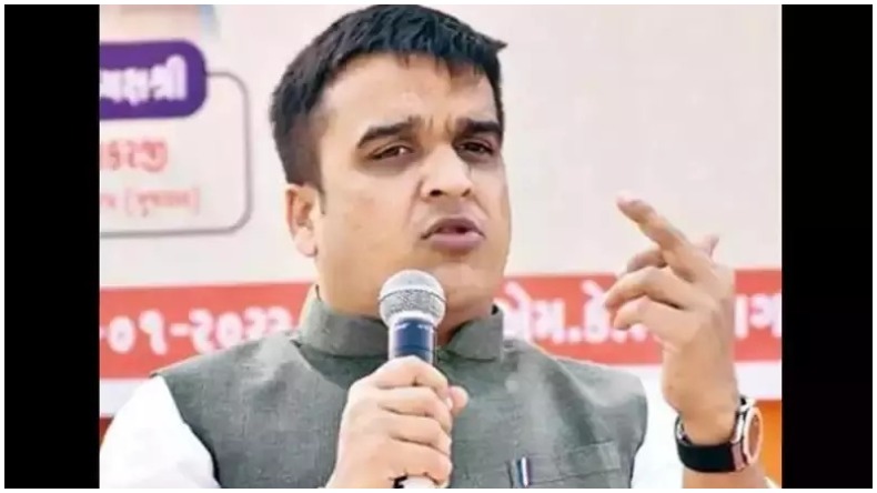 गुजरात में काम नहीं करेगा ओवैसी और केजरीवाल का जादू, कांग्रेस को मिल सकता है फायदा