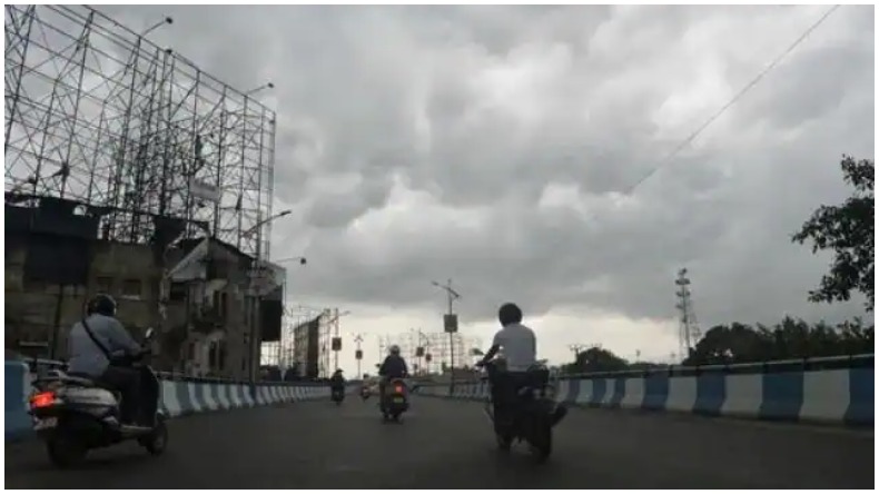 Heavy Rain in Delhi : दिल्ली में आंधी के साथ भारी बारिश, 58 उड़ानें लेट, दो निरस्त, कुप्रबंधन से सैकड़ों यात्री बेहाल