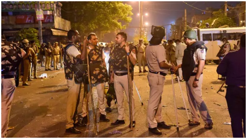जहांगीरपुरी में शोभायात्रा पर हुए पथराव की जांच के लिए बनाई गई 10 टीमें