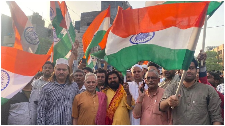 देश भर में तिरंगा यात्रा का जोश, आर्मी के साथ देशवासी भी जश्न में डूबे