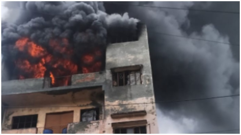 Delhi Fire:दिल्ली के सदर बाजार इलाके में एक मकान में लगी भीषण आग,दो बहनों की दम घुटने से हुयी मौत