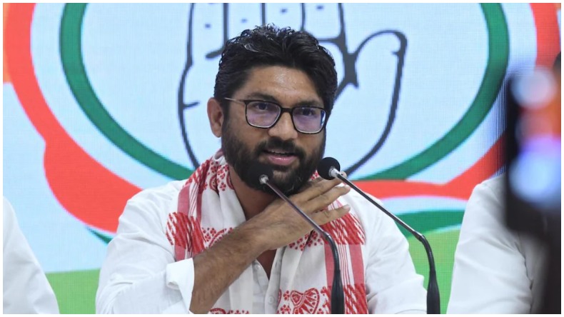 गुजरात चुनाव: वडगाम सीट से जिग्नेश मेवाणी 1000 वोटों से पीछे