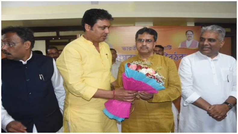 गृह मंत्री फिल्म देखकर हुए खुश, पत्नी को बुलाया ‘पृथ्वीराज’ के अंदाज में