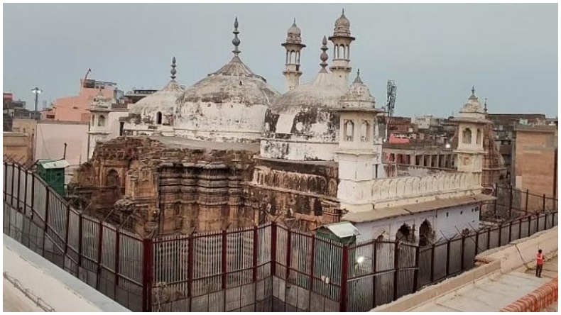 मुस्लिम पक्ष ने शिवलिंग को बताया अफवाह, सोमवार को होगी सुनवाई