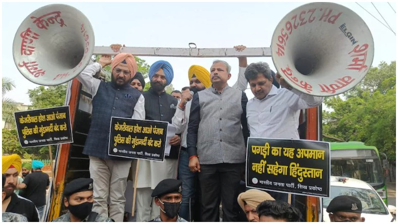 ‘हम आपके जवाब से संतुष्ट नहीं’, राजधानी के गैस चेंबर बनने पर दिल्ली सरकार पर बरसा सुप्रीम कोर्ट का गुस्सा
