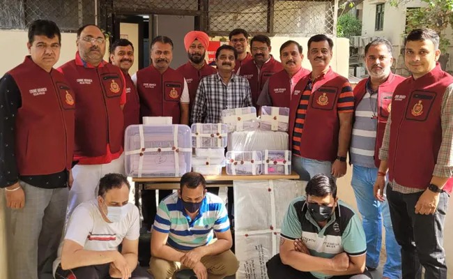 क्राइम न्यूज़: यूपी की एक फैक्ट्री में छापे जा रहे थे ताबड़तोड़ नकली नोट,  500-500 के लाखों बरामद