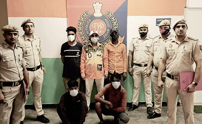 दिल्ली पुलिस ने चोरी की गाड़ियां किराये पर देने वाले गिरोह को धर दबोचा