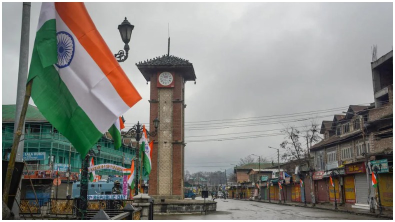 कश्मीरी पंडितों को आतंकी संगठन TRF ने दी खुली धमकी, कहा- विक्टिम कार्ड खेल रहे