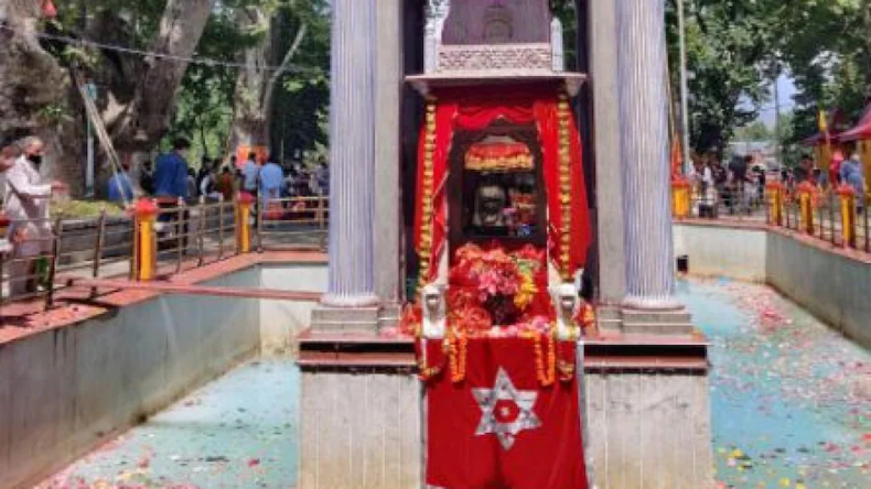 जम्मू-कश्मीर में कश्मीरी पंडितों पर फिर से जुल्म शुरू! अब्दुल्ला सरकार आते ही घर पर चले बुलडोजर