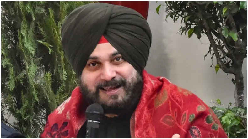 राहुल गाँधी के बाद भाजपा ने शेयर किया पार्टी का एक और वीडियो, कहा- जैसा नेता, वैसा फॉलोवर