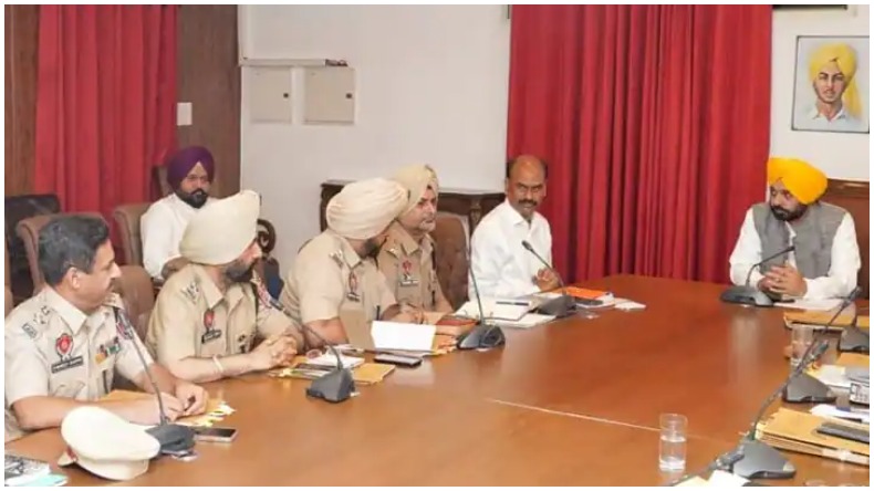 Mohali MMS Scandal: छात्राओं का सवाल- 2 लड़कियां गायब हुई, कुछ नहीं हुआ तो उन्हें सामने लाओ